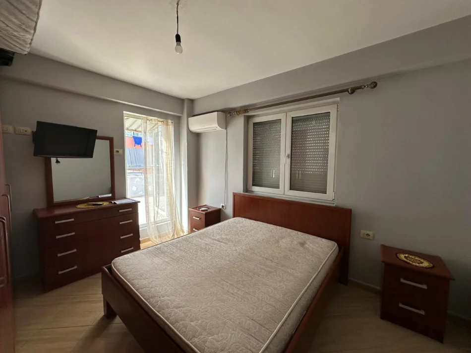 Tirane, jepet me qera apartament 2+1 Kati 5, 110 m² 520 € (Rruga Jordan Misja)