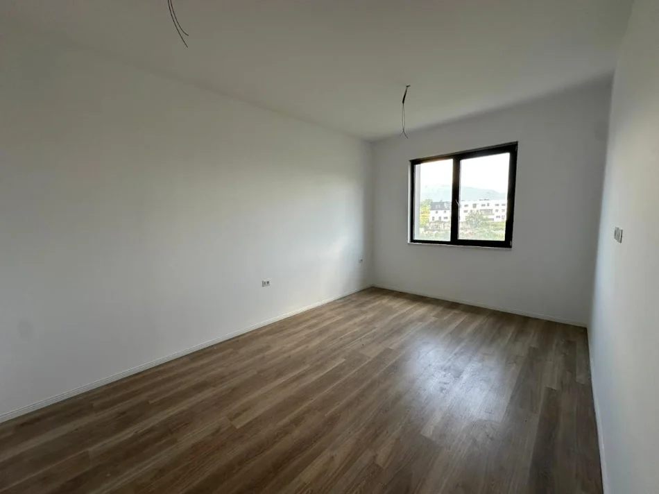 Tirane, shitet apartament 2+1 Kati 3, 143 m² 358.000 € (Liqeni i Thate)