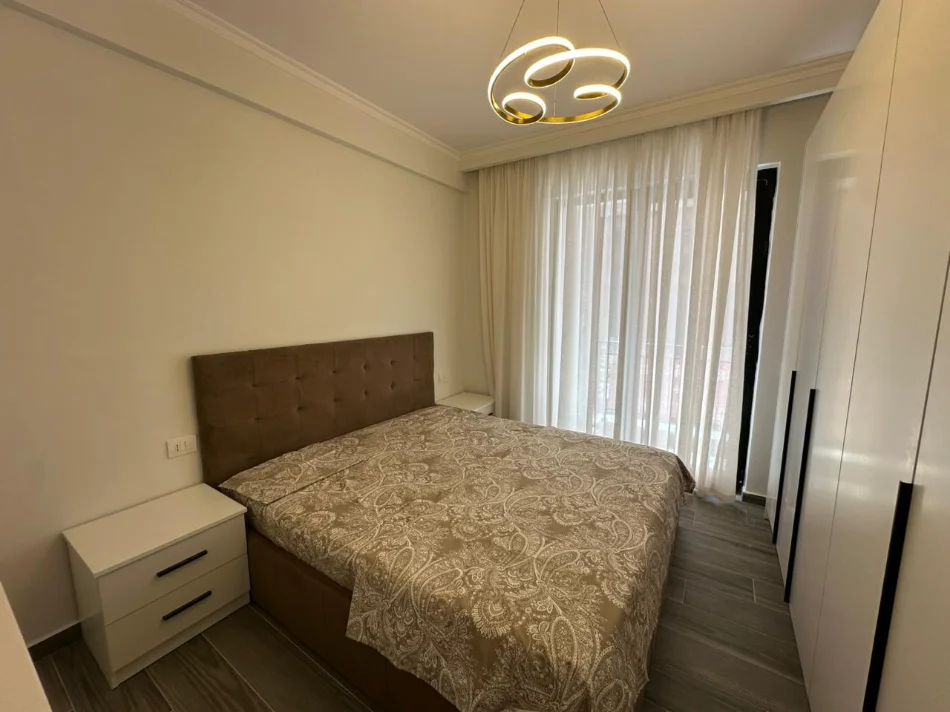 Tirane, jepet me qera apartament 1+1 Kati 2, 70 m² 500 € (Astiri)