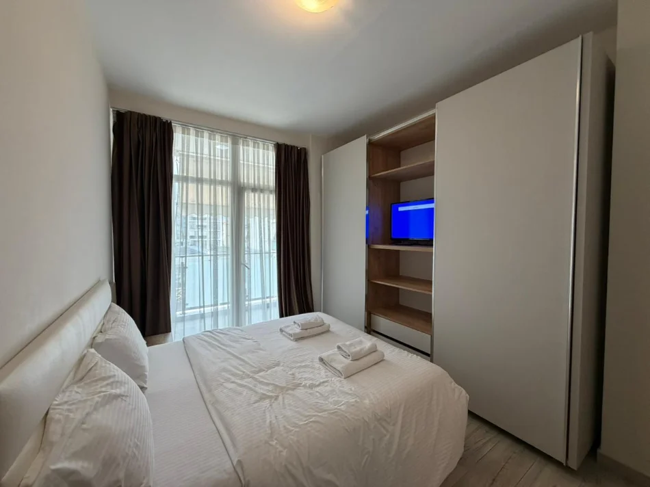 Tirane, jepet me qera apartament 2+1 Kati 2, 100 m² (Komuna e Parisit)