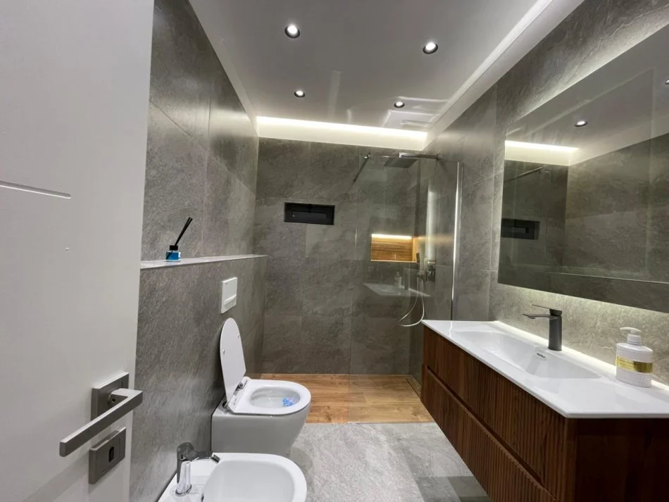 Tirane, shitet apartament 2+1 Kati 8, 116 m² (Zogu i Zi)