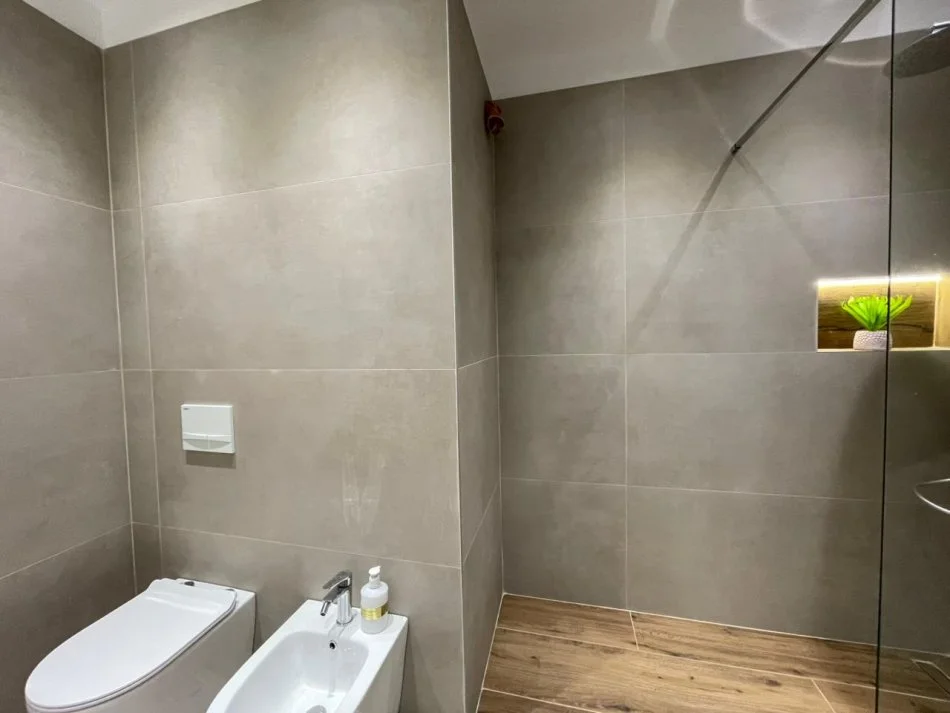 Tirane, shitet apartament 2+1 Kati 8, 116 m² (Zogu i Zi)