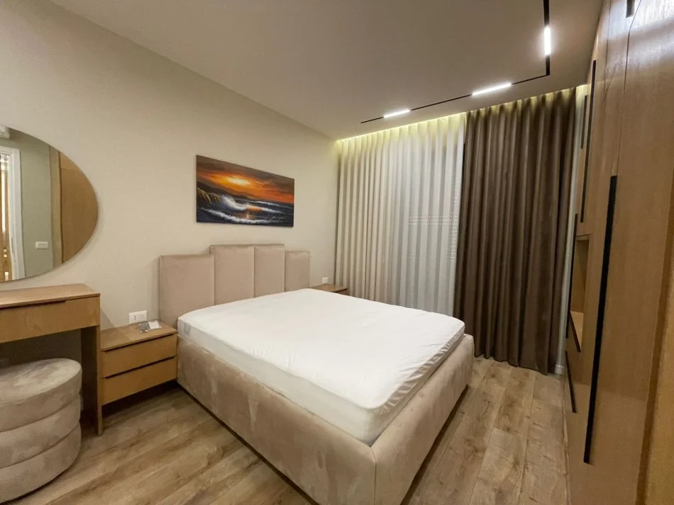 Tirane, Liste me oferta apartament 2+1 Kati 5, 116 m² (LIQENI I THATE)