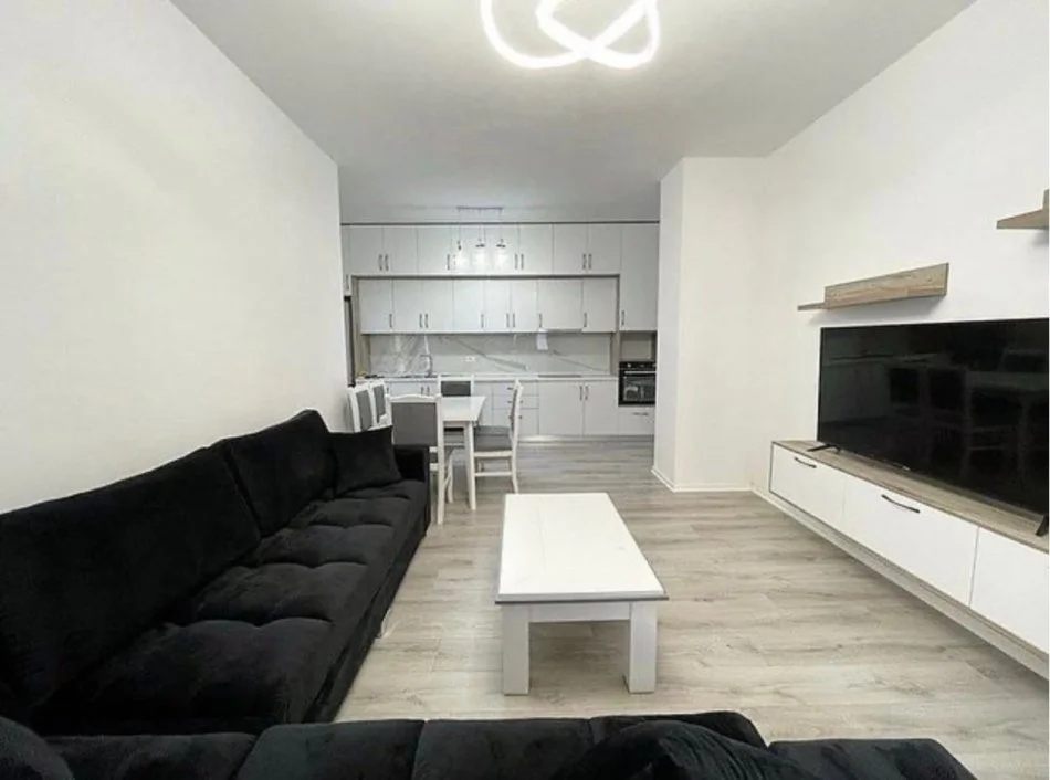 Tirane, jepet me qera apartament 2+1 Kati 4, 106 m² 550 € (Tek Grand Gallery ne Yzberisht)