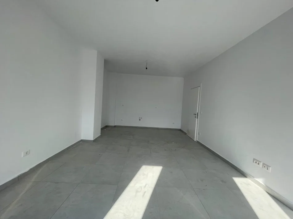 Tirane, shitet apartament 1+1 Kati 3, 77 m² 69.225 € (Kamez)