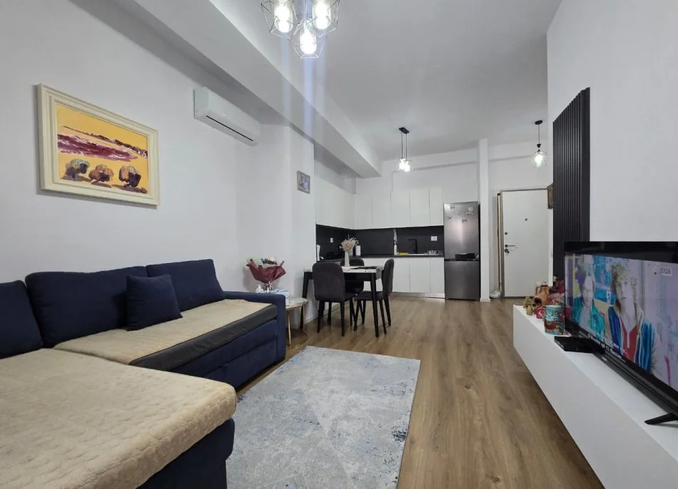 Tirane, shitet apartament 1+1 Kati 5, 61 m² 110.000 € (Kompleksi Kaimi)