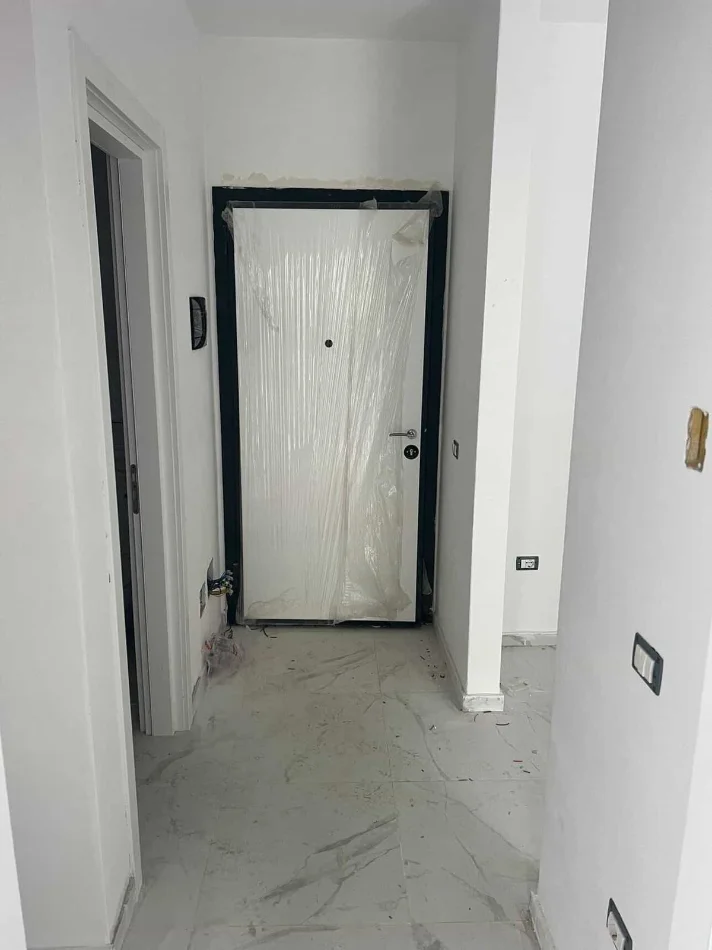 Tirane, shitet apartament 1+1 Kati 5, 53 m² 73.500 € (QTU)