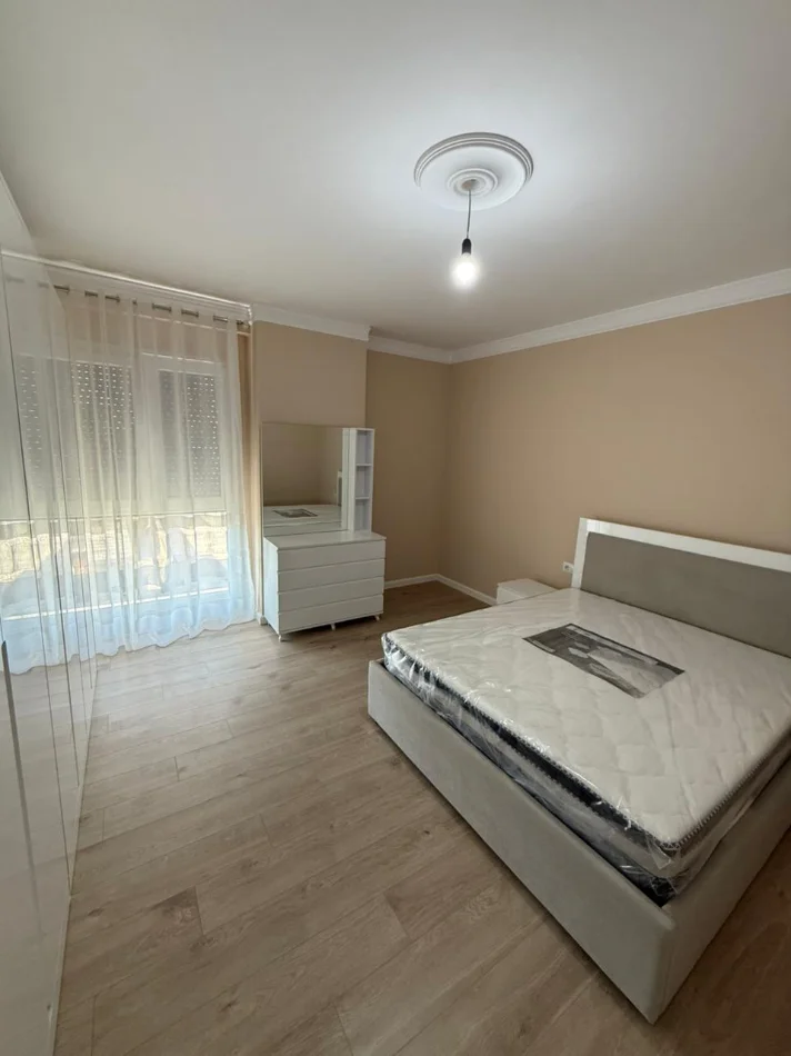 Tirane, jepet me qera apartament 2+1 Kati 3, 100 m² 500 € (Paskuqan)