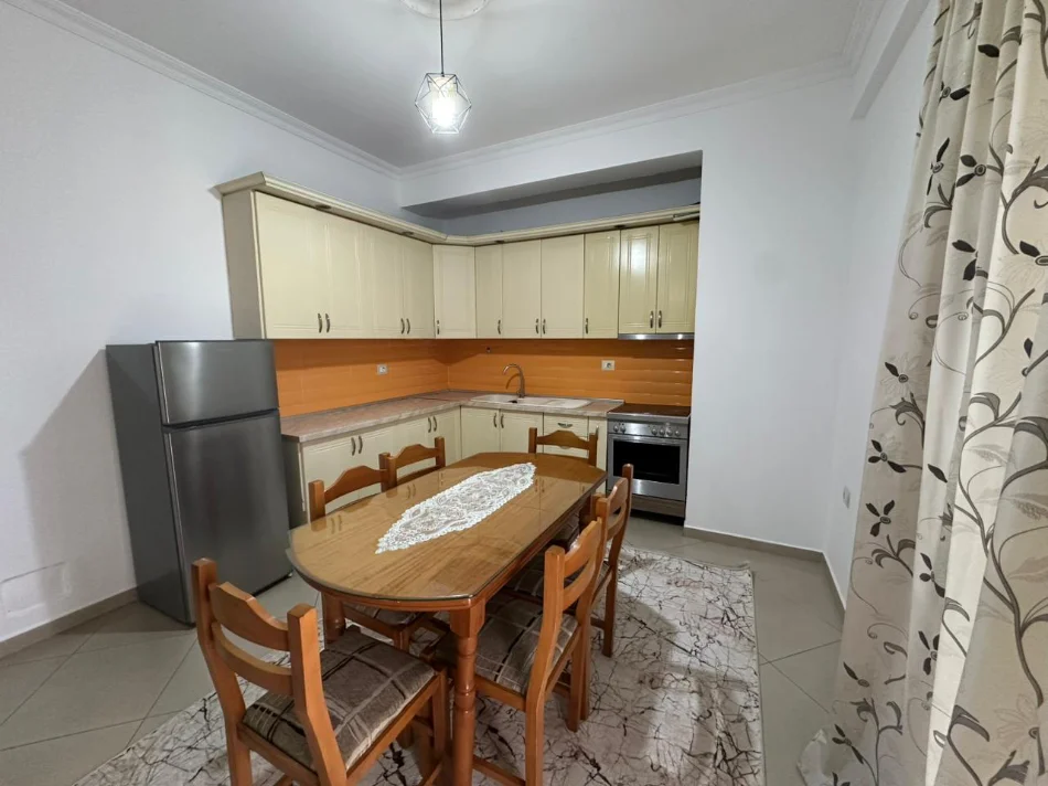 Tirane, jepet me qera apartament 2+1 Kati 2, 119 m² 420 € (Astir)