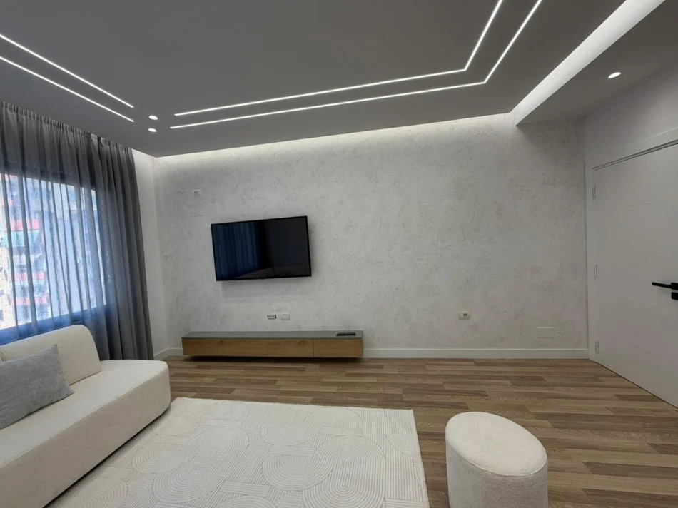 Tirane, shitet apartament 1+1 Kati 4, 61 m² 120.000 € (Astiri)