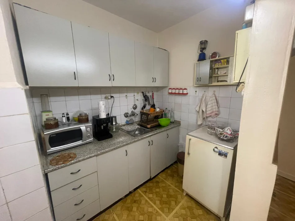 Tirane, jepet me qera apartament 2+1 Kati 3, 73 m² 130.000 € (Ali Demi)