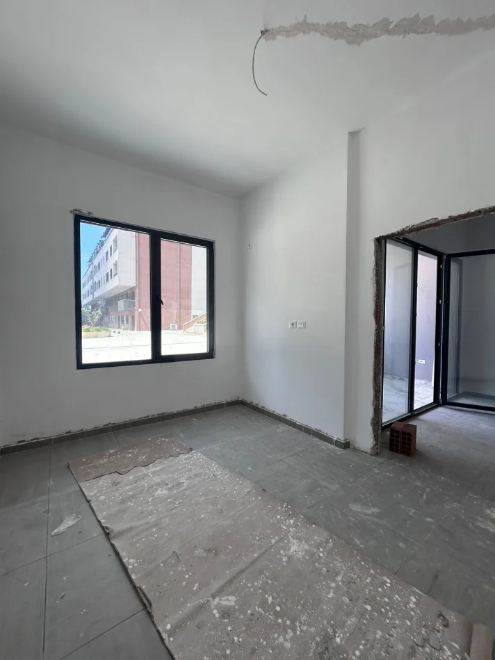 Tirane, shitet apartament 2+1 Kati 1, 107 m² 171.360 € (Rruga e Elbasanit)