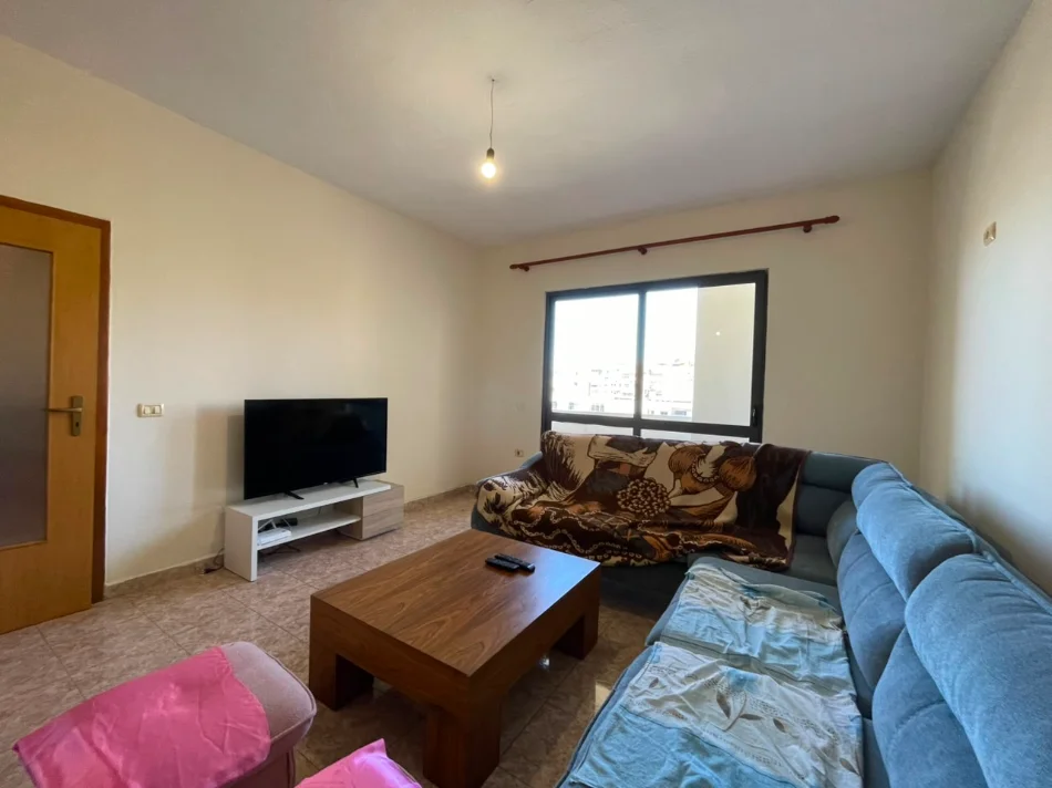 Tirane, jepet me qera apartament 1+1 Kati 5, 70 m² 350 € (Komuna e Parisit)