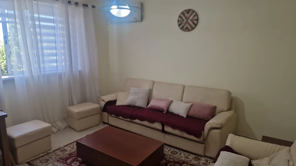 Tirane, jepet me qera apartament 1+1 Kati 3, 64 m² 500 € (21 Dhjetori/Mozaiku)