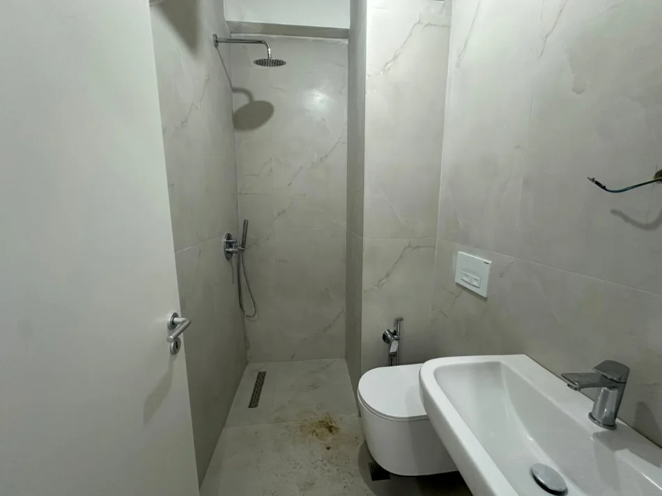 Tirane, shitet apartament 1+1 Kati 8, 47 m² 84.420 € (Ali Demi)