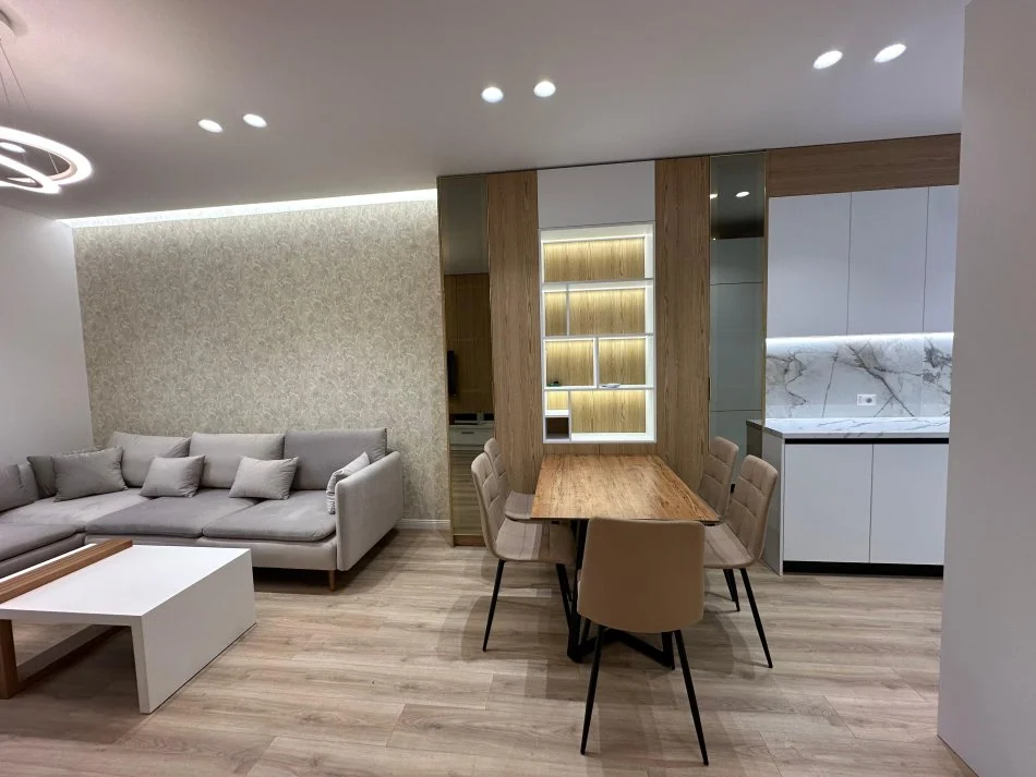 Tirane, jepet me qera apartament 2+1+Ballkon Kati 5, 110 m² 1.500 € (LIQENI I THATE)