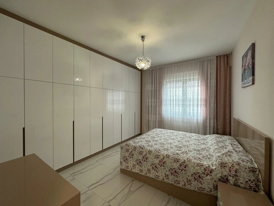 Tirane, Liste me oferta apartament 2+1+Ballkon Kati 6, 100 m² (Ish Fusha E Aviacionit)