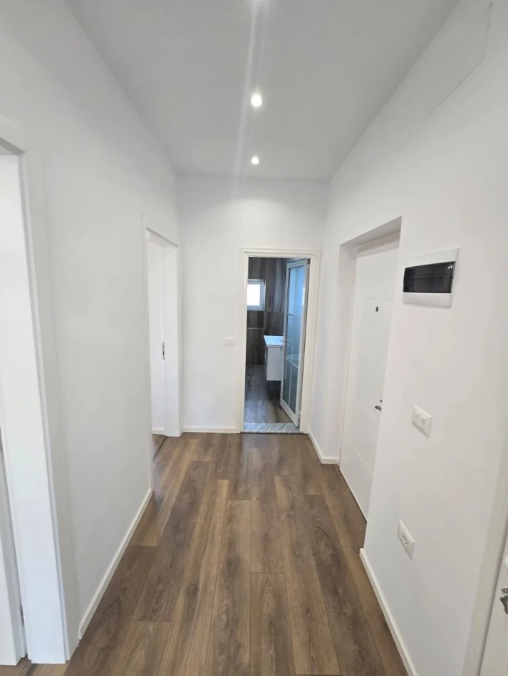 Tirane, shitet apartament 2+1+Ballkon Kati 4, 75 m² 185.000 € (MYSLYM SHYRI)