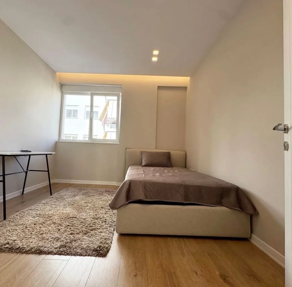 Tirane, shitet 2+1+Ballkon Kati 0, 93 m² 265.000 € (liqeni i thate)