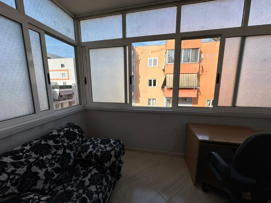 Tirane, jepet me qera apartament 2+1 Kati 5, 110 m² 520 € (Rruga Jordan Misja)