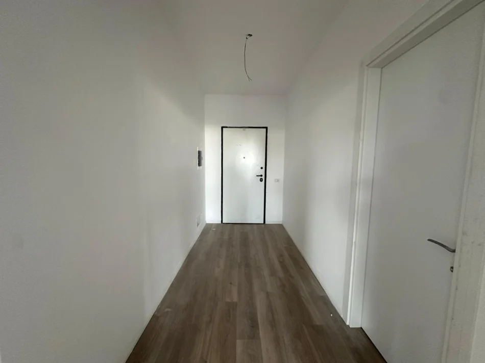 Tirane, shitet apartament 2+1 Kati 3, 143 m² 358.000 € (Liqeni i Thate)