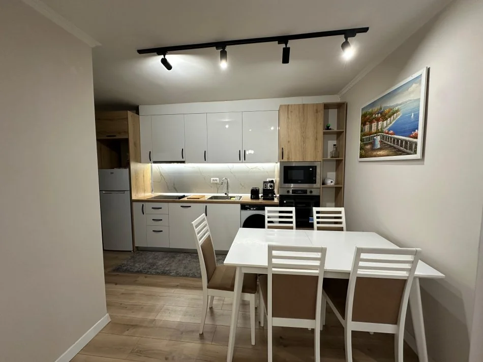Tirane, Liste me oferta apartament 2+1+Aneks+Ballkon Kati 5, 65 m² (SHKOLLA BASHKUAR)