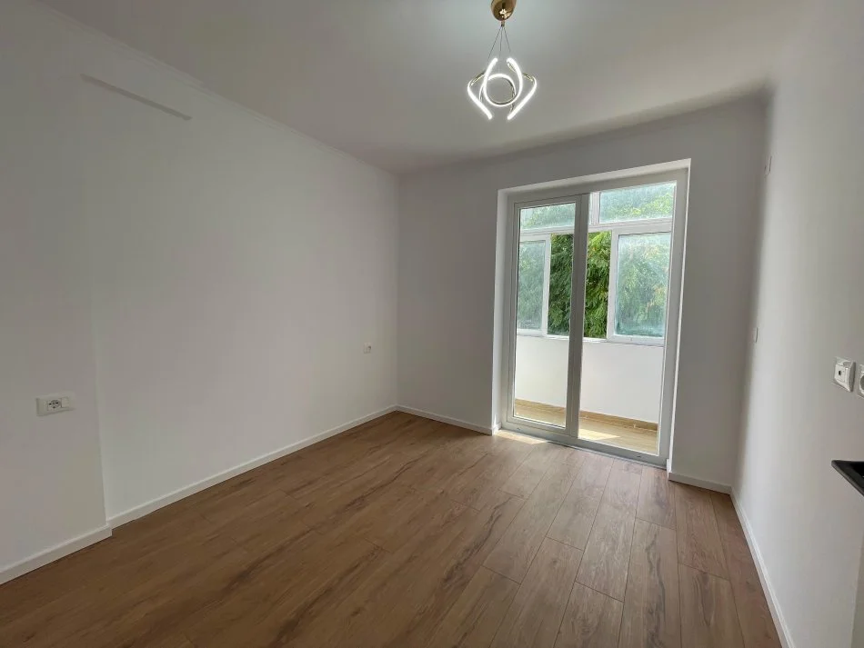 Tirane, shes apartament 1+1 Kati 3, 42 m² 135.000 € 