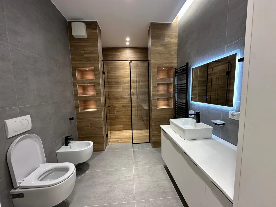 Tirane, jepet me qera apartament 2+1+Ballkon Kati 5, 110 m² 1.500 € (LIQENI I THATE)