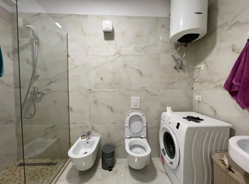 Tirane, shitet apartament 2+1+Ballkon Kati 6, 105 m² 295.000 € (KOMUNA E PARISIT)