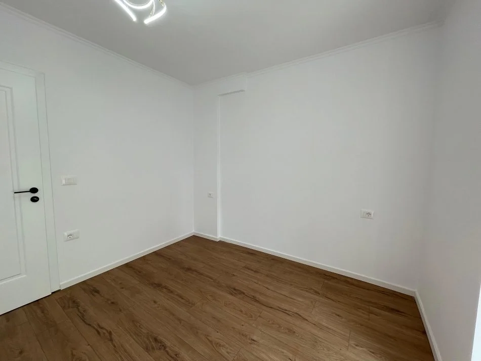 Tirane, shes apartament 1+1 Kati 3, 42 m² 135.000 € 
