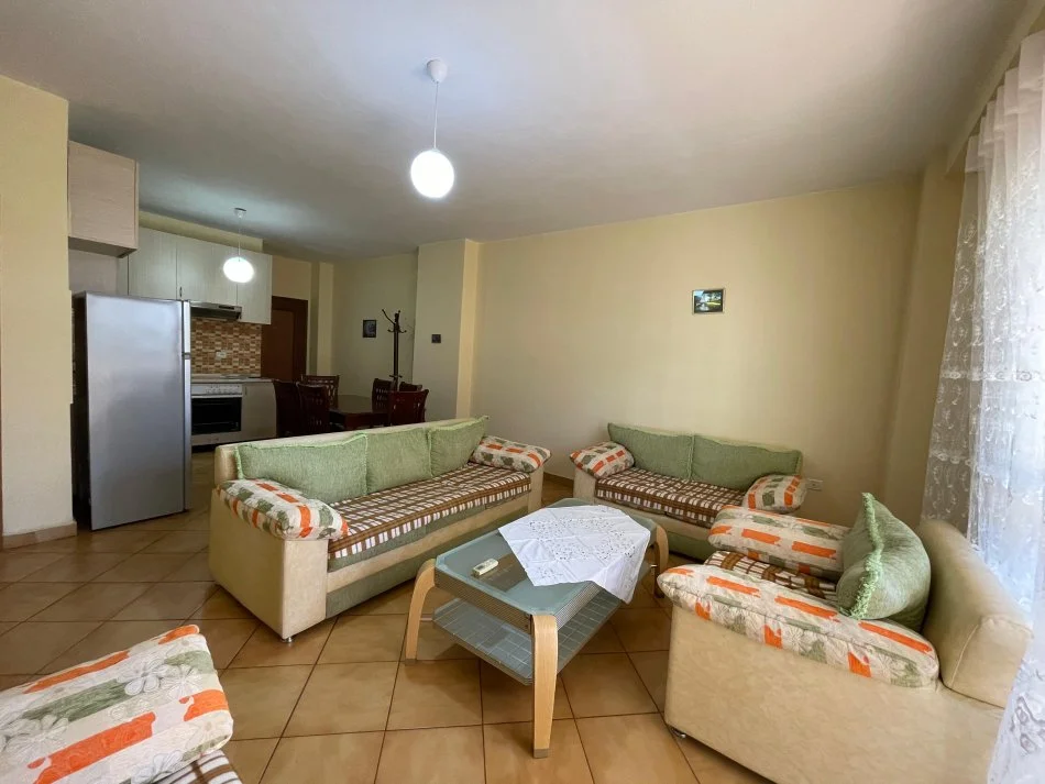 Tirane, jepet me qera apartament 2+1 Kati 2, 98 m² 600 € (Komuna e Parisit)