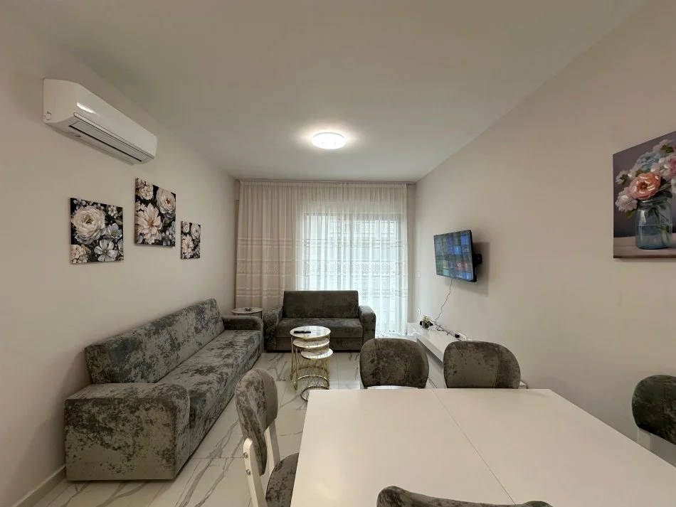Tirane, Liste me oferta apartament 2+1+Ballkon Kati 6, 100 m² (Ish Fusha E Aviacionit)