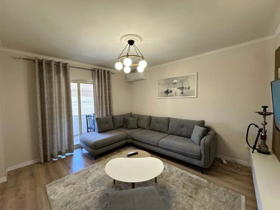 Tirane, Liste me oferta apartament 2+1+Aneks+Ballkon Kati 5, 65 m² (SHKOLLA BASHKUAR)