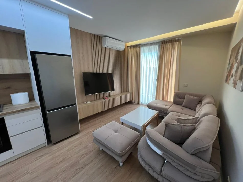 Tirane, jepet me qera apartament 2+1 Kati 4, 104 m² 1000 € (Rruga Mine Peza.)