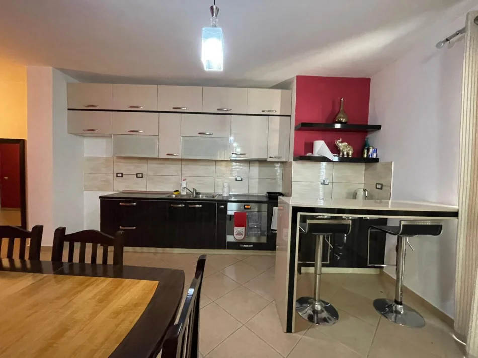 Tirane, shitet apartament 2+1 Kati 8, 145 m² 164.000 € (Yzberisht)