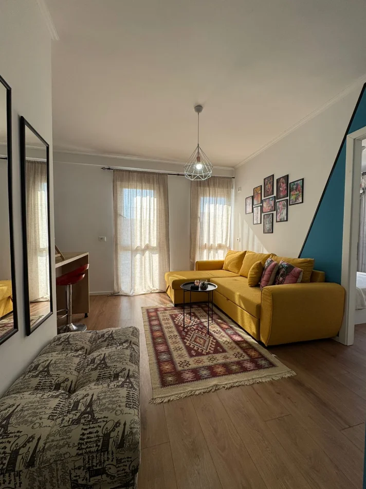 Tirane, jepet me qera apartament 1+1 Kati 4, 110 m² 1.000 € (Rruga e Durresit.)