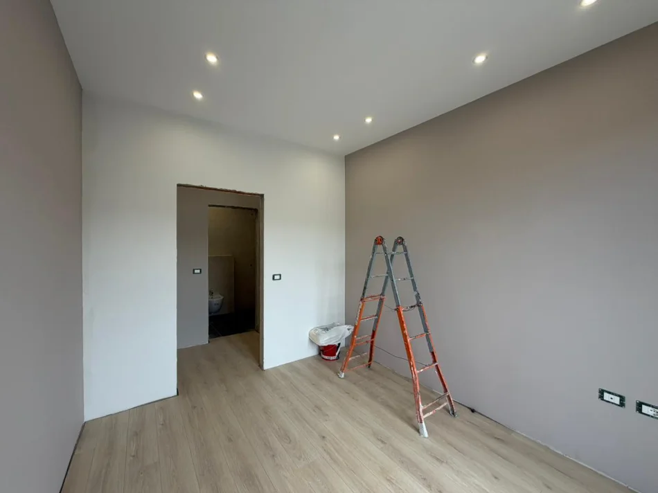 Tirane, jepet me qera apartament 2+1 Kati 7, 86 m² 800 € (Komuna e Parisit)