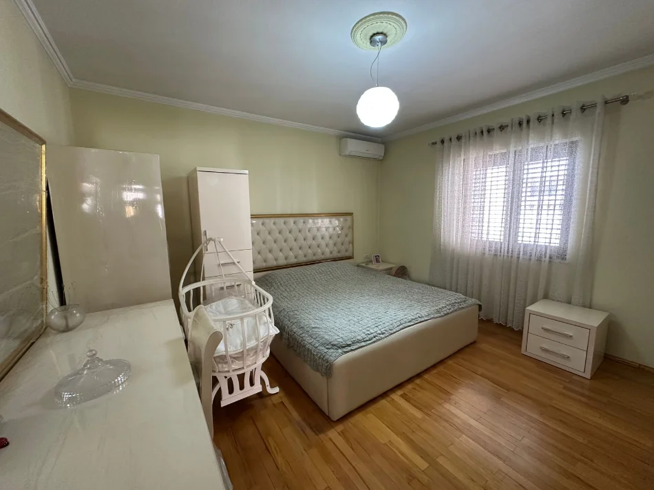 Tirane, shitet Vile 2 Katshe Kati 0, 280 m² 500.000 € (Jordan Misja)