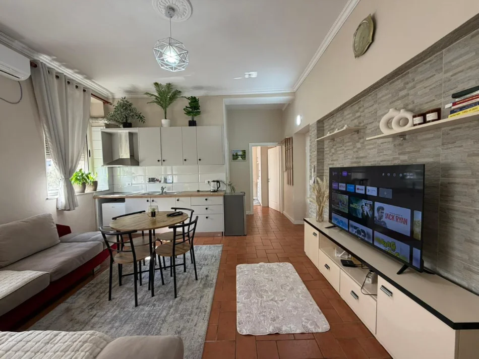 Tirane, jepet me qera apartament 2+1 Kati 3, 85 m² 750 € (Rruga e Durresit)