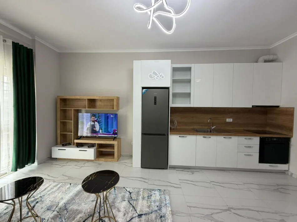 Tirane, jepet me qera apartament 1+1 Kati 2, 67 m² 500 € (Sauk)