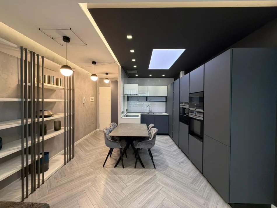 Tirane, shitet apartament 2+1 Kati 3, 105 m² 300.000 € (Don Bosko)
