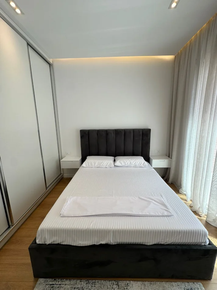 Tirane, jepet me qera apartament 1+1 Kati 5, 65 m² 1.000 € (Delijorgji)