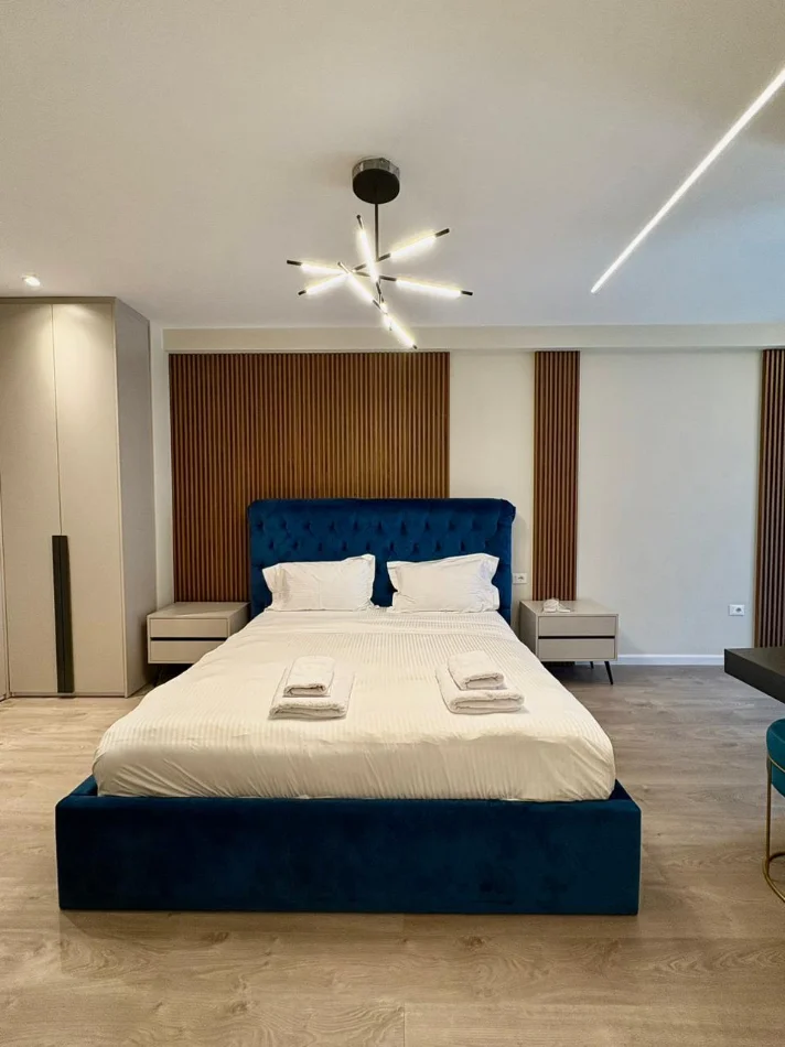 Tirane, jepet me qera apartament 2+1 Kati 2, 110 m² 1.000 € (Komuna e Parisit)