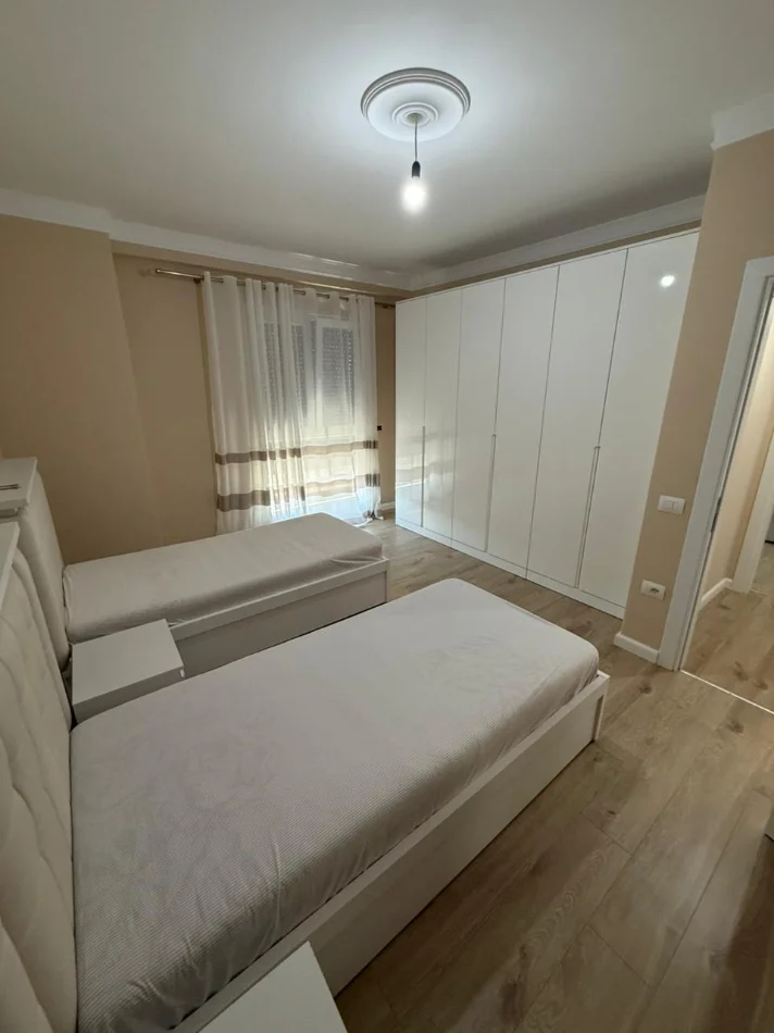 Tirane, jepet me qera apartament 2+1 Kati 3, 100 m² 500 € (Paskuqan)