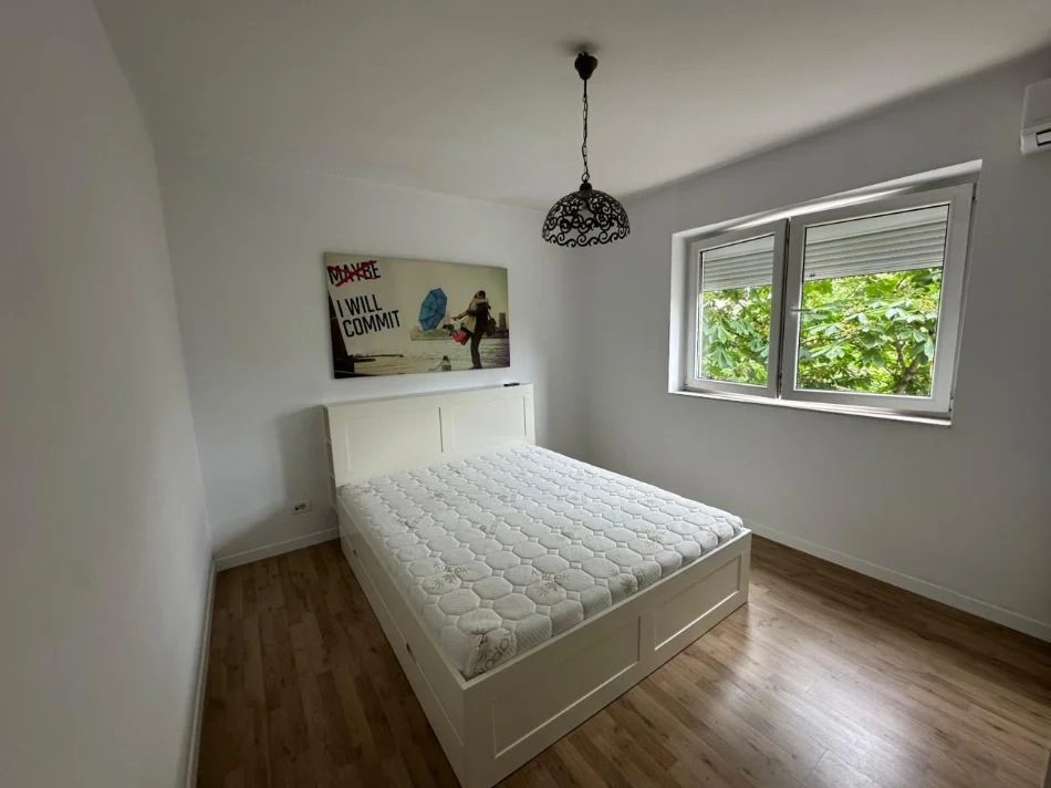 Tirane, jepet me qera apartament 1+1 Kati 2, 60 m² 620 € (Rruga e Elbasanit)