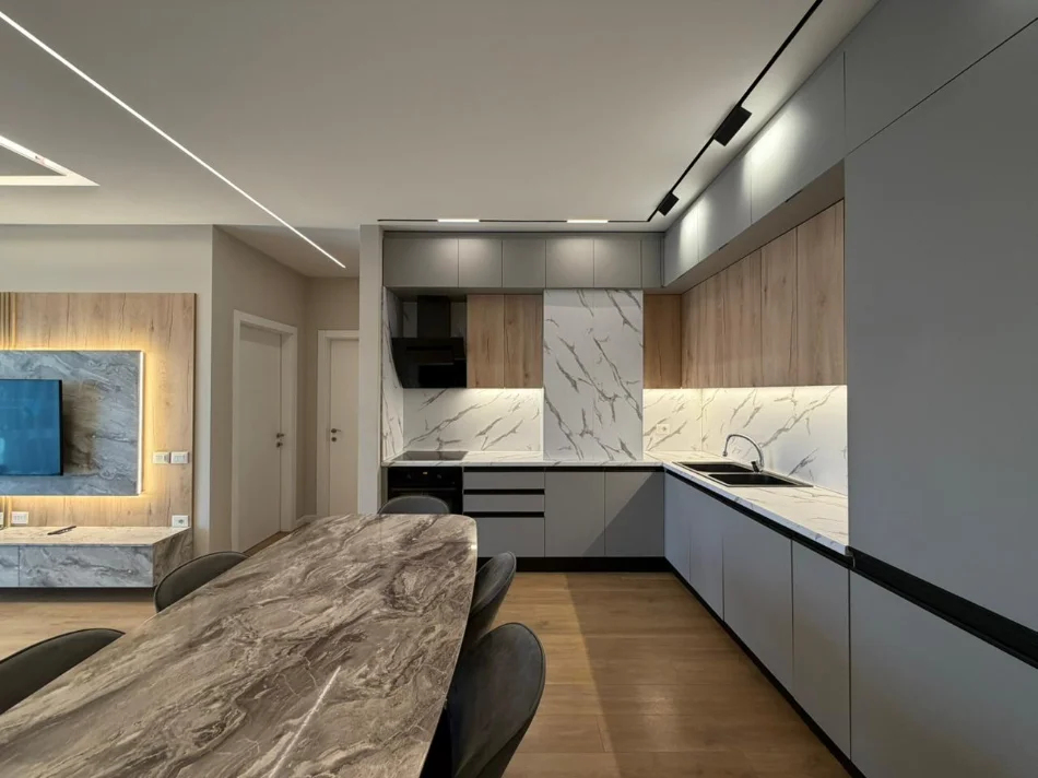 Tirane, jepet me qera apartament 2+1 Kati 9, 110 m² 1.000 € (Komuna e Parisit.)