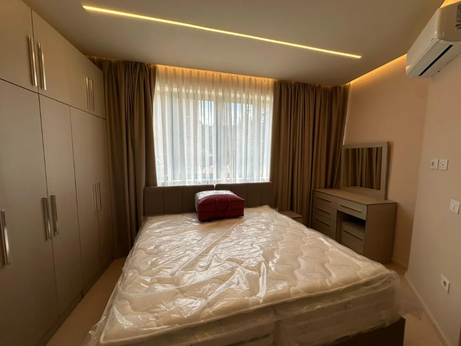Tirane, jepet me qera apartament 1+1 Kati 2, 60 m² 450 € (Rruga e Dibres.)