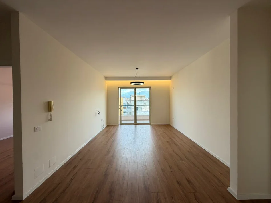 Tirane, shitet apartament 2+1 Kati 7, 108 m² 163.000 € (Astir)