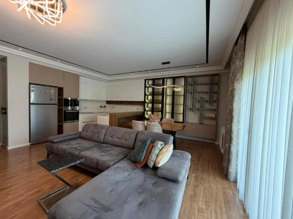 Tirane, jepet me qera apartament 2+1 Kati 1, 170 m² 1.500 € (Liqeni i Thate)