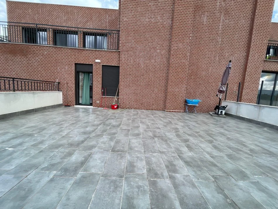 Tirane, jepet me qera apartament 2+1+Ballkon Kati 6, 154 m² 1.000 € (Kodra e Diellit)